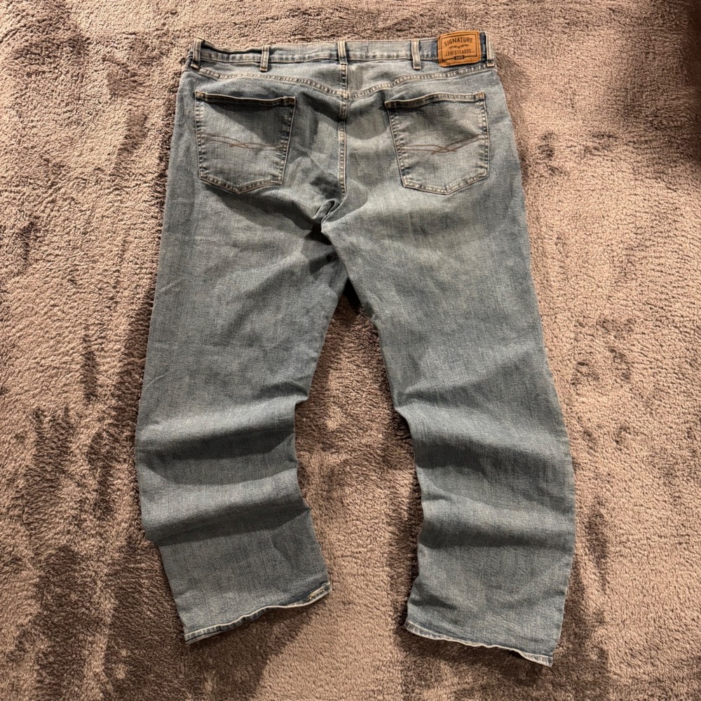 Signature by Levi Strauss Gold Mens Relaxed Fit Medium Wash Jeans 42x32 Blue